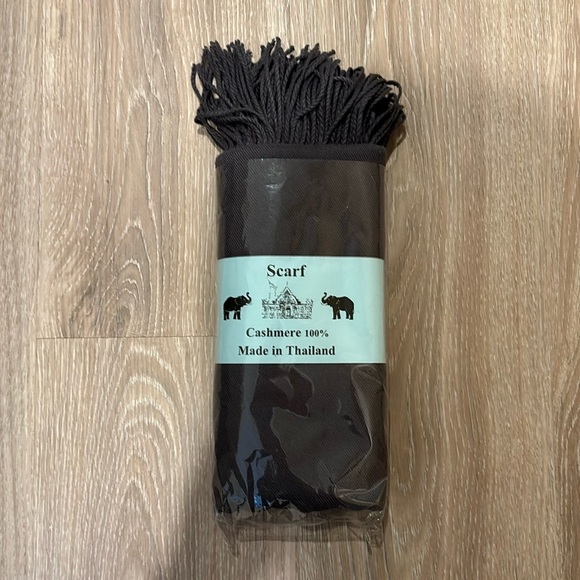 🆕 Cashmere Scarf - Picture 1 of 2